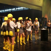 Multimedia Event Performance: Forklift Ballet & Graffiti Action. Directed and produced by Barbara Duchow for Jungheinrich Deutschland Product Staging & After-Show Party, Hannover, Germany, 2014. © dasintegral
